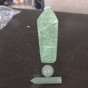 Green aventurine crystal set. (Broken mini tower price lowered)